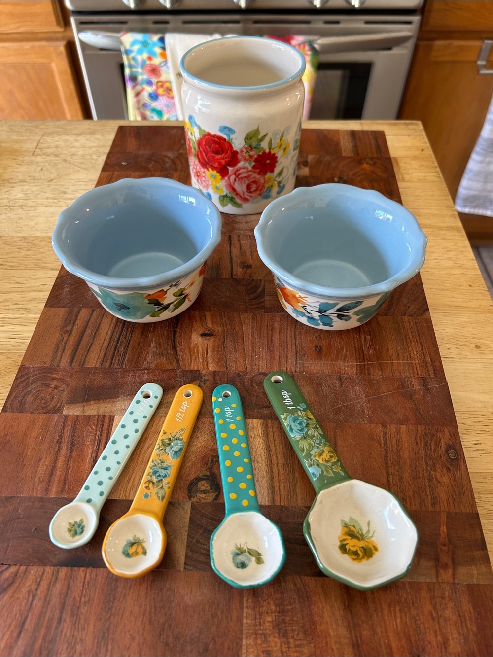 Pioneer Woman bundle Blue Floral Ceramic Ramekins & measuring spoons & canister